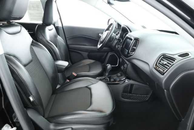 2020 Jeep Compass Altitude 4x4 with Cold Weather Group - 22927472 - 20