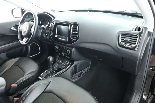 2020 Jeep Compass Altitude 4x4 with Cold Weather Group - 22927472 - 21