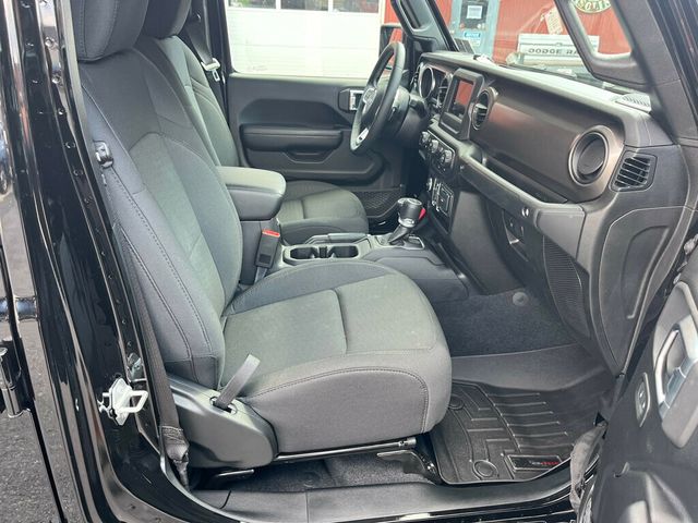 2020 Jeep Gladiator ONLY 199 Miles! Estate Vehicle - 22898784 - 12