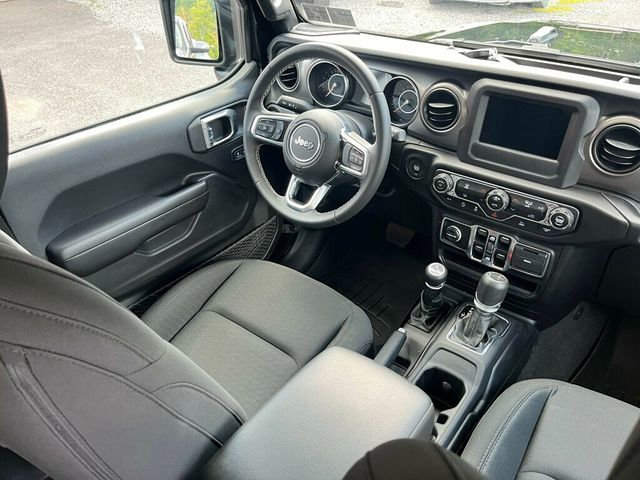 2020 Jeep Gladiator ONLY 199 Miles! Estate Vehicle - 22898784 - 21