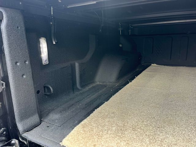 2020 Jeep Gladiator ONLY 199 Miles! Estate Vehicle - 22898784 - 26