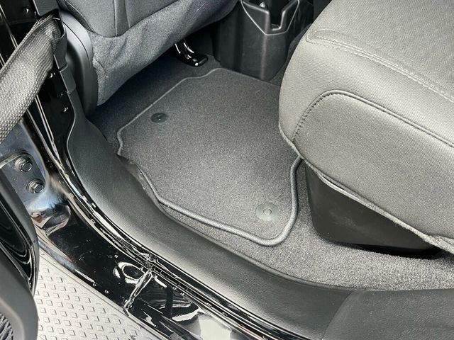 2020 Jeep Gladiator ONLY 199 Miles! Estate Vehicle - 22898784 - 35