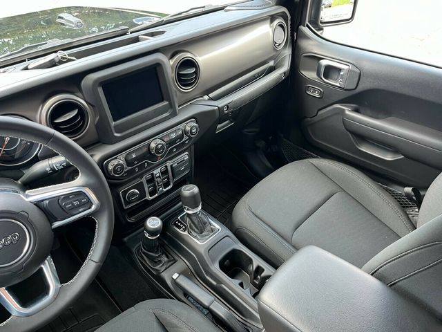 2020 Jeep Gladiator ONLY 199 Miles! Estate Vehicle - 22898784 - 36