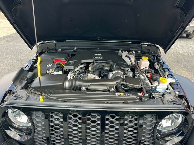 2020 Jeep Gladiator ONLY 199 Miles! Estate Vehicle - 22898784 - 41