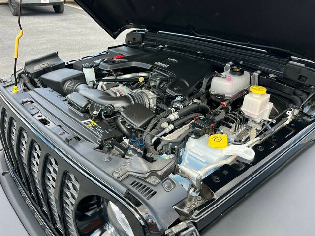 2020 Jeep Gladiator ONLY 199 Miles! Estate Vehicle - 22898784 - 42