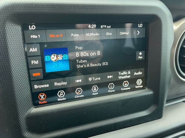 2020 Jeep Gladiator ONLY 199 Miles! Estate Vehicle - 22898784 - 45