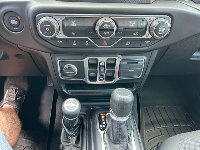 2020 Jeep Gladiator ONLY 199 Miles! Estate Vehicle - 22898784 - 46