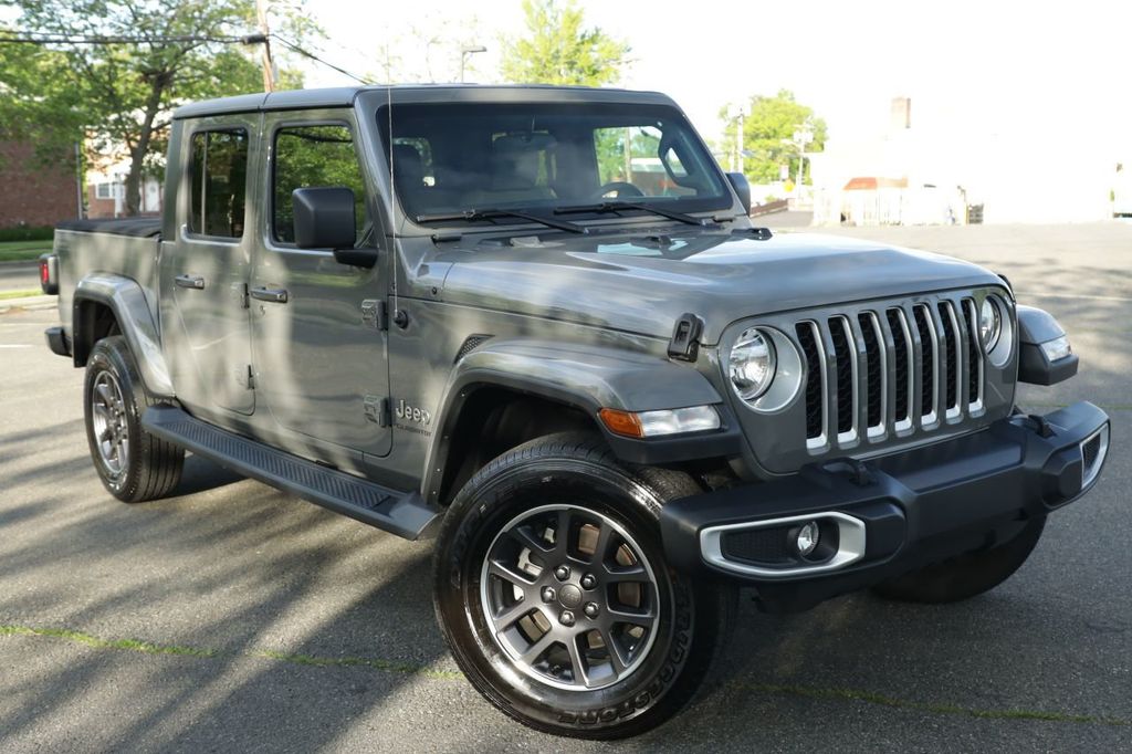 2020 Jeep Gladiator Overland 4x4 - 20779960 | Video 1