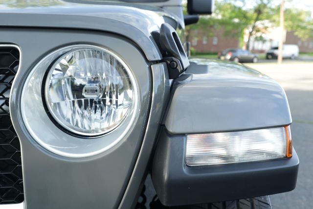 2020 Jeep Gladiator Overland 4x4 - 20779960 - 29