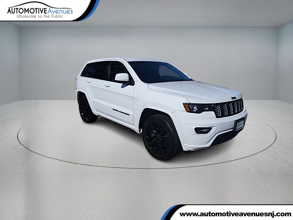 2020 Jeep Grand Cherokee Altitude 4x4 with Power Sunroof - 22934666 | Video 1