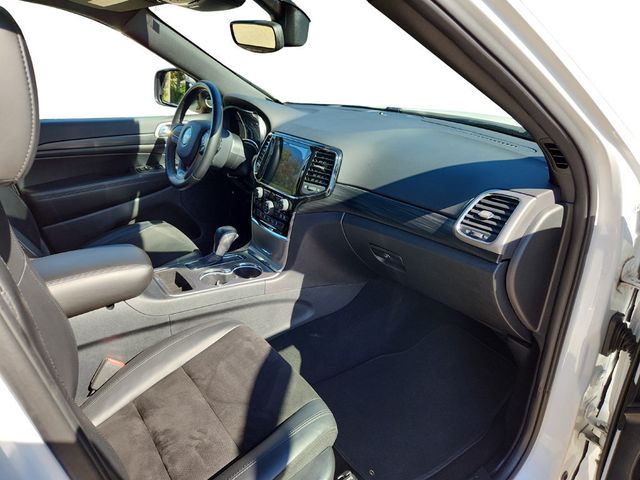 2020 Jeep Grand Cherokee Altitude 4x4 with Power Sunroof - 22934666 - 11