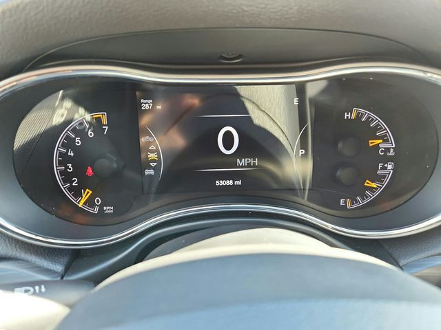2020 Jeep Grand Cherokee Altitude 4x4 with Power Sunroof - 22934666 - 18