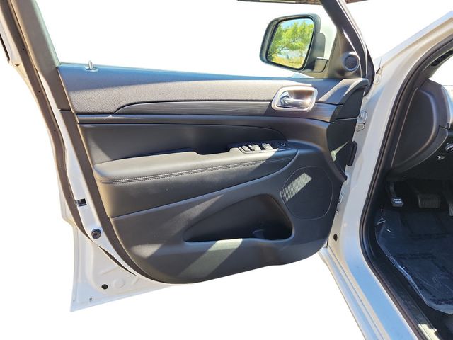 2020 Jeep Grand Cherokee Altitude 4x4 with Power Sunroof - 22934666 - 22