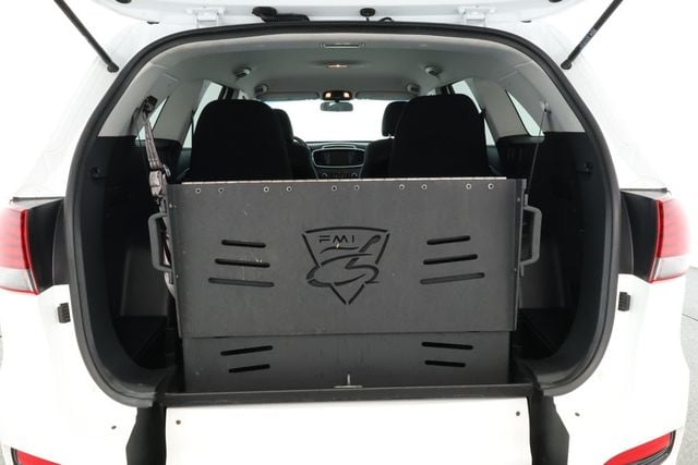 2020 Kia Sorento LX with Manual Flipdown Wheelchair Ramp - 22926447 - 19