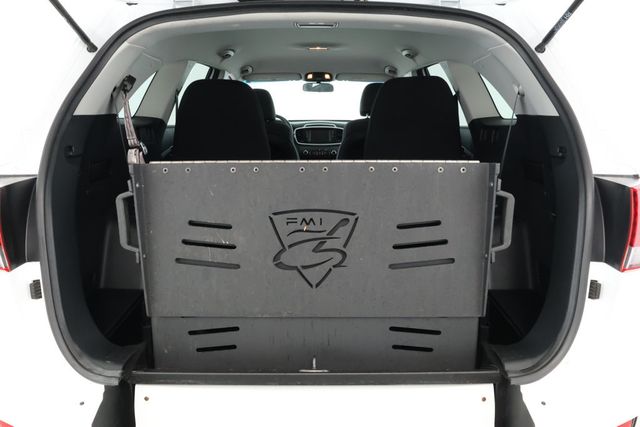 2020 Kia Sorento LX with Manual Flipdown Wheelchair Ramp - 22926447 - 20