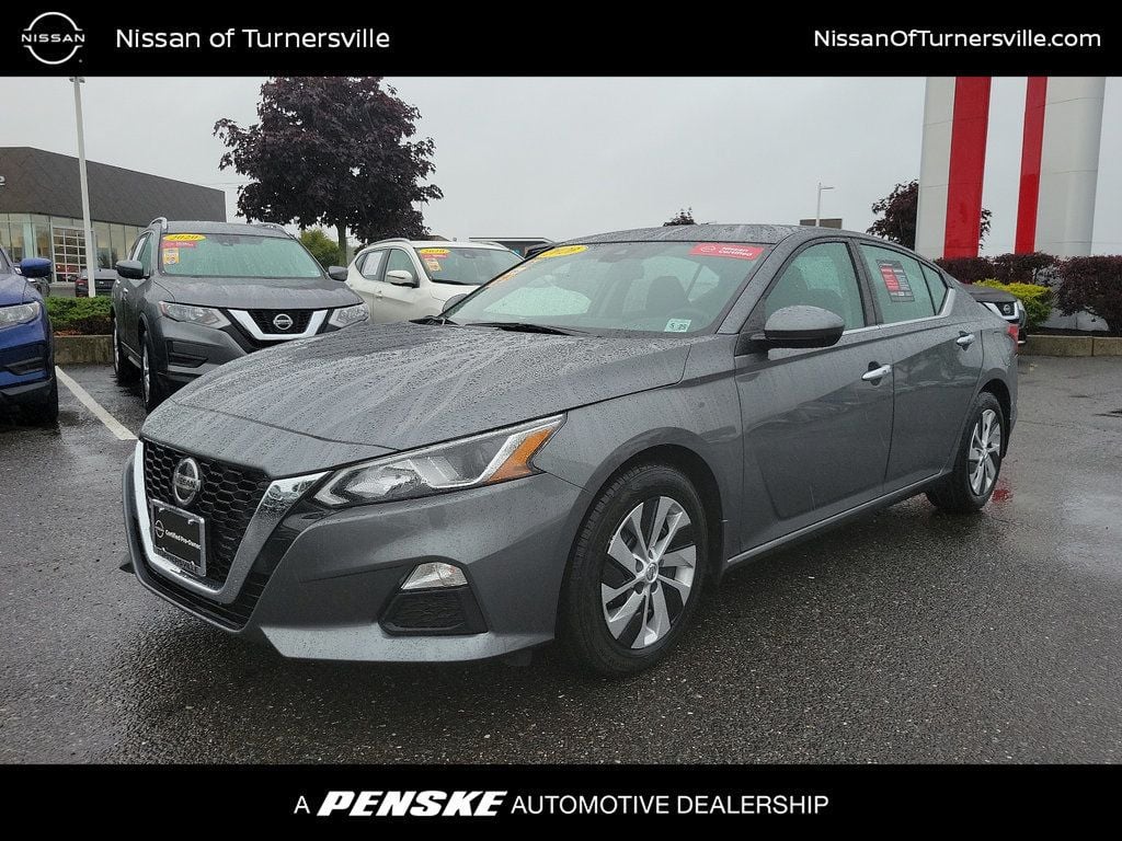 used nissan altima dealership