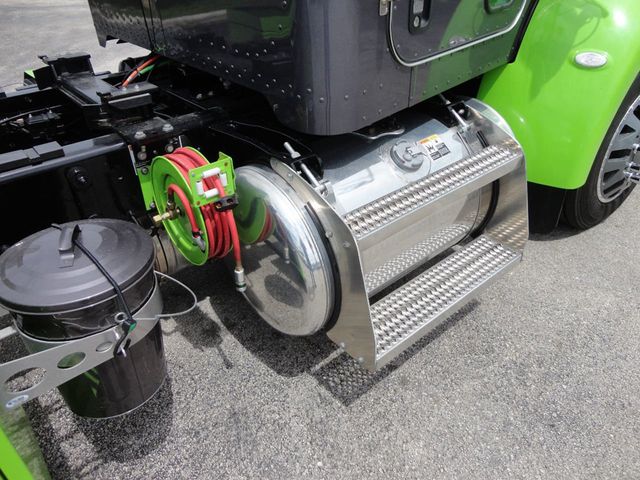 2020 Peterbilt 337 w/ 22ft JerrDan Custom StepSide Classic Low Pro Carrier - 20861709 - 36