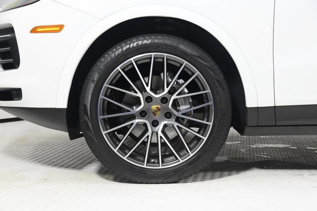 2020 Porsche Cayenne AWD - 22372663 - 26