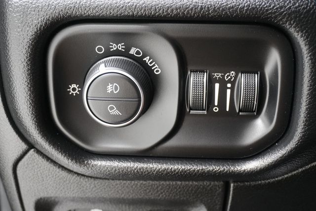 2020 Ram 1500 Laramie 4x2 Crew Cab 5'7" Box - 22900773 - 22