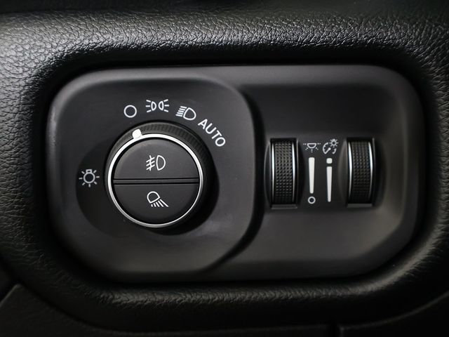 2020 Ram 1500 Laramie 4x4 Crew Cab 5'7" Box - 22894553 - 39