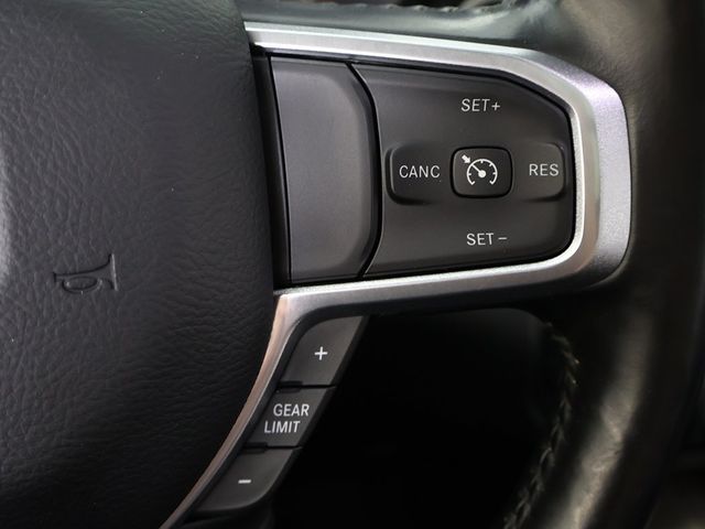 2020 Ram 1500 Laramie 4x4 Crew Cab 5'7" Box - 22894553 - 43