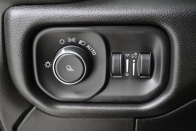 2020 Ram 2500 Tradesman 4x4 Crew Cab 6'4" Box - 22929815 - 17