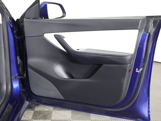 2020 Tesla Model Y Long Range AWD - 22937159 - 24