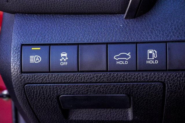 2020 Toyota Camry LE Automatic - 22928430 - 23