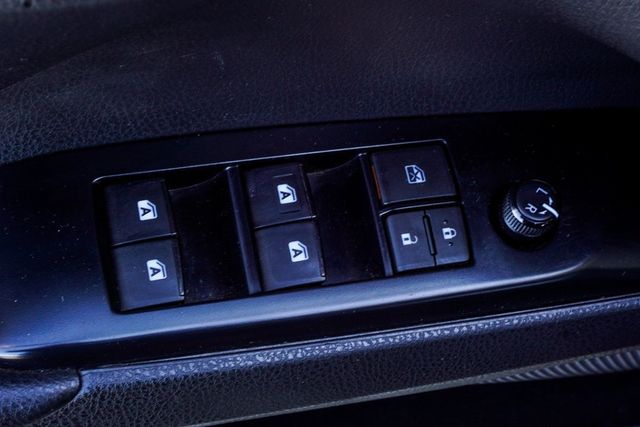 2020 Toyota Camry LE Automatic - 22928430 - 25