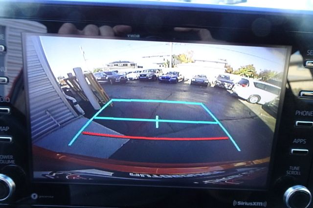 2020 Toyota C-HR XLE FWD - 22939918 - 16