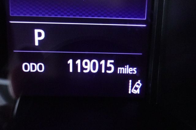 2020 Toyota C-HR XLE FWD - 22939918 - 18