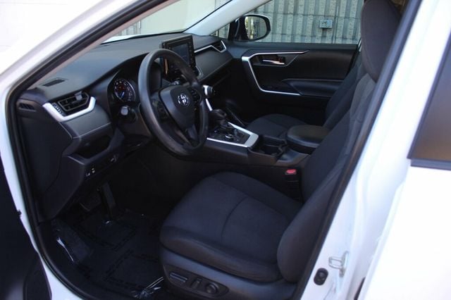2020 Toyota RAV4 AWD XLE HYBRID W/ XSE CONVENIENCE PKG...BRAND NEW TIRES - 22916116 - 22
