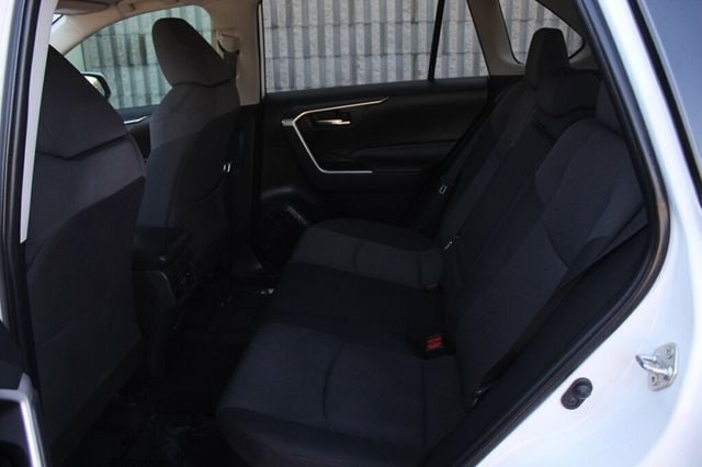 2020 Toyota RAV4 AWD XLE HYBRID W/ XSE CONVENIENCE PKG...BRAND NEW TIRES - 22916116 - 24