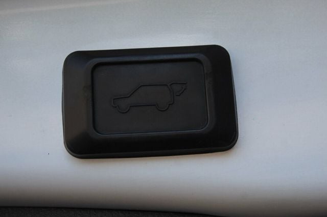 2020 Toyota RAV4 AWD XLE HYBRID W/ XSE CONVENIENCE PKG...BRAND NEW TIRES - 22916116 - 29