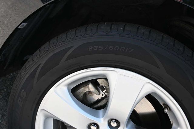 2020 Toyota Sienna LE Mobility FWD 7-Passenger Mobility - 22878972 - 12