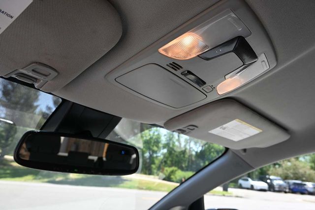 2020 Toyota Sienna LE Mobility FWD 7-Passenger Mobility - 22878972 - 26