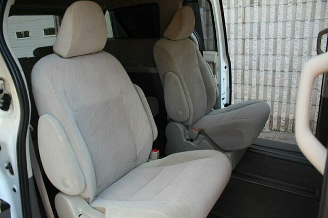 2020 Toyota Sienna ONE OWNER AWD LE  - 22898760 - 10
