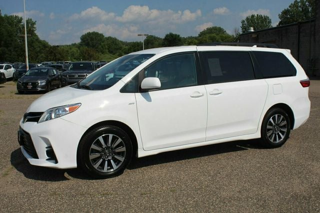 2020 Toyota Sienna ONE OWNER AWD LE  - 22898760 - 16