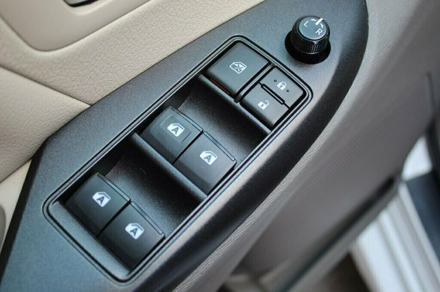2020 Toyota Sienna ONE OWNER AWD LE  - 22898760 - 20
