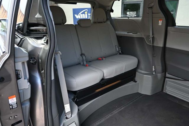 2020 Toyota Sienna XLE Automatic Access Seat FWD 7-Passenger - 22871113 - 17