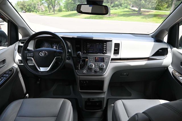 2020 Toyota Sienna XLE Automatic Access Seat FWD 7-Passenger - 22871113 - 21