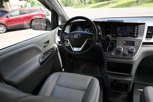 2020 Toyota Sienna XLE Automatic Access Seat FWD 7-Passenger - 22871113 - 23