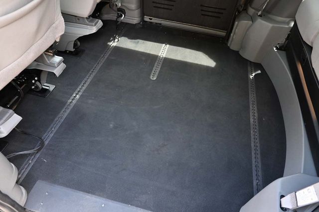 2020 Toyota Sienna XLE Automatic Access Seat FWD 7-Passenger - 22871113 - 28