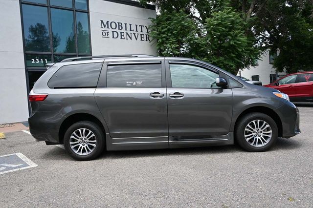 2020 Toyota Sienna XLE Automatic Access Seat FWD 7-Passenger - 22871113 - 4