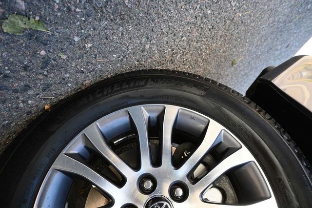 2020 Toyota Sienna XLE Premium FWD 8-Passenger - 22939146 - 11