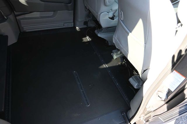 2020 Toyota Sienna XLE Premium FWD 8-Passenger - 22939146 - 18