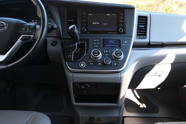 2020 Toyota Sienna XLE Premium FWD 8-Passenger - 22939146 - 22