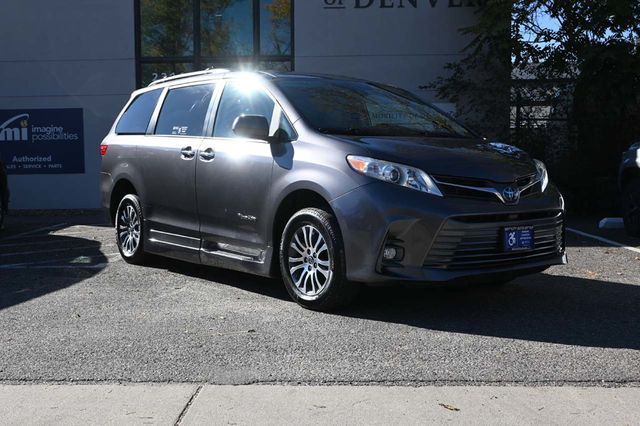 2020 Toyota Sienna XLE Premium FWD 8-Passenger - 22939146 - 2