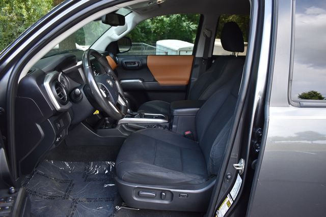 2020 Toyota Tacoma 2WD SR5 Double Cab 5' Bed V6 AT (Natl) - 22909979 - 20