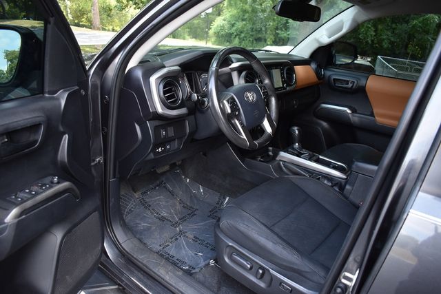 2020 Toyota Tacoma 2WD SR5 Double Cab 5' Bed V6 AT (Natl) - 22909979 - 23